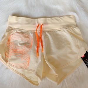 NWT Under Armor Heat Gear Fitted Shorts Size XS